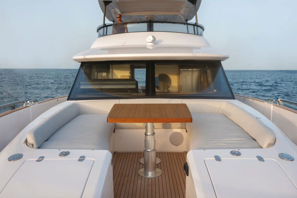 2022 Azimut Magellano 66