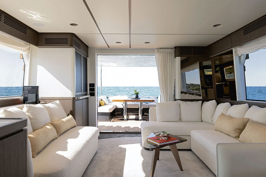 2022 Azimut Magellano 66