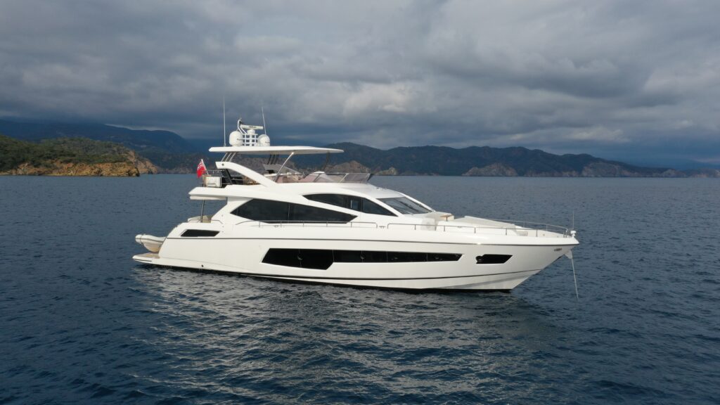 2014 Sunseeker 75 Yacht