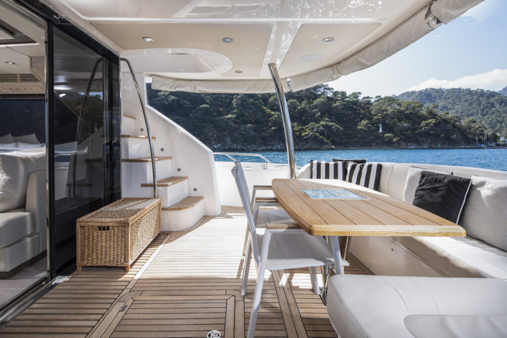 2014 Sunseeker 75 Yacht