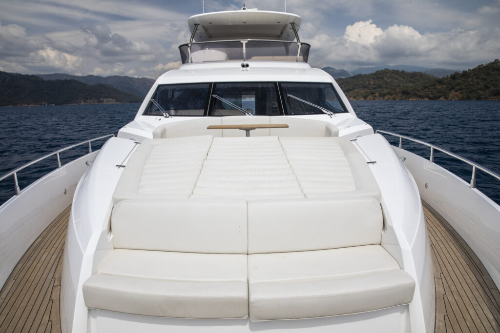 2014 Sunseeker 75 Yacht