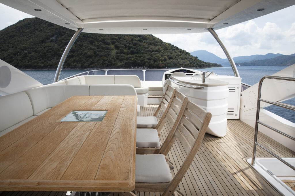 2014 Sunseeker 75 Yacht