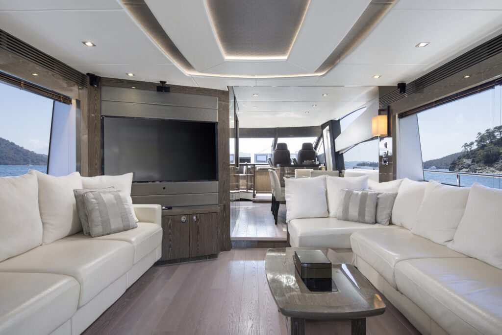2014 Sunseeker 75 Yacht
