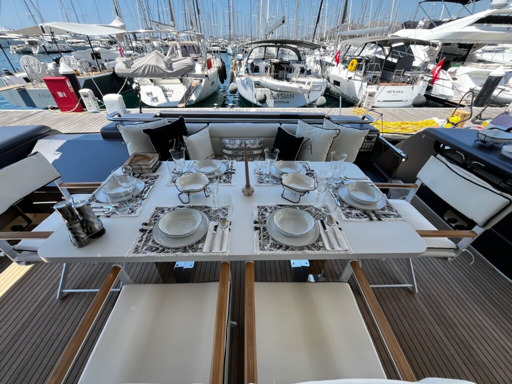 2007 Ferretti 731