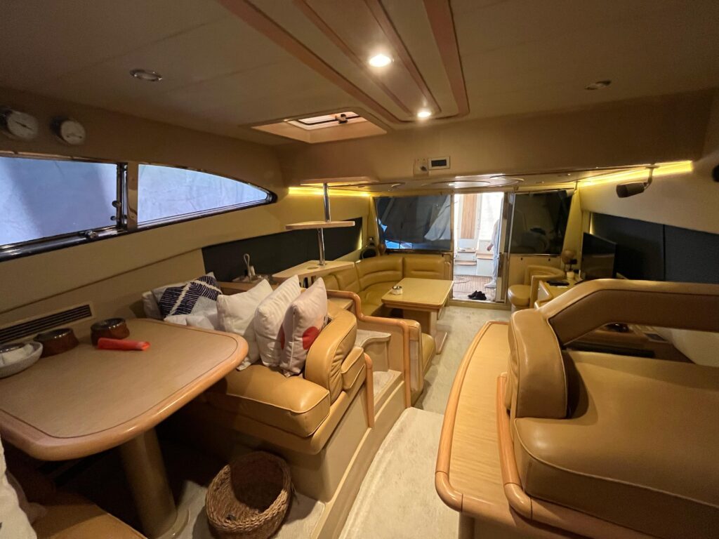 2005 Ferretti 530