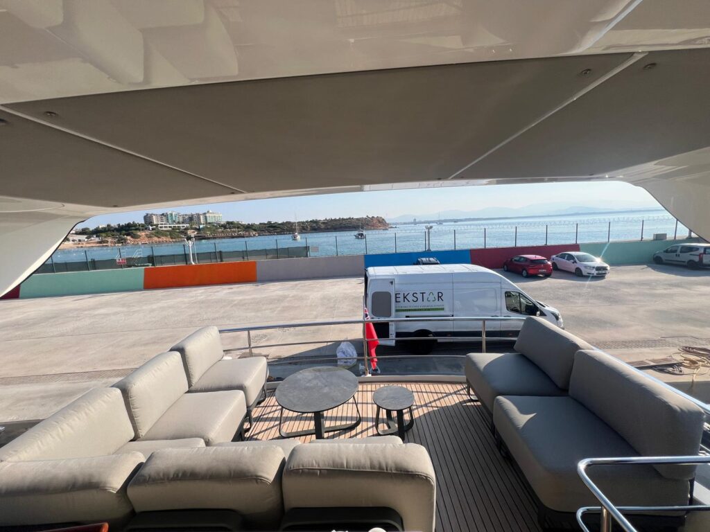 2019 Absolute 62 FLY