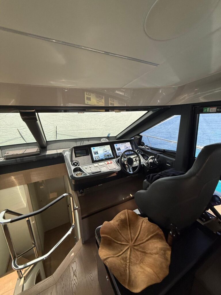 2019 Absolute 62 FLY