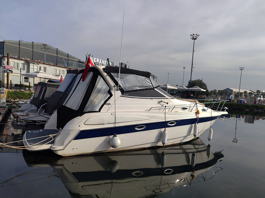 2002 Regal Commodore 2760