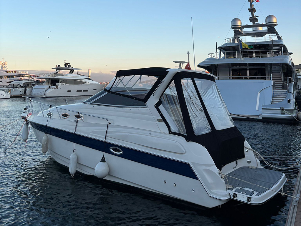 2002 Regal Commodore 2760