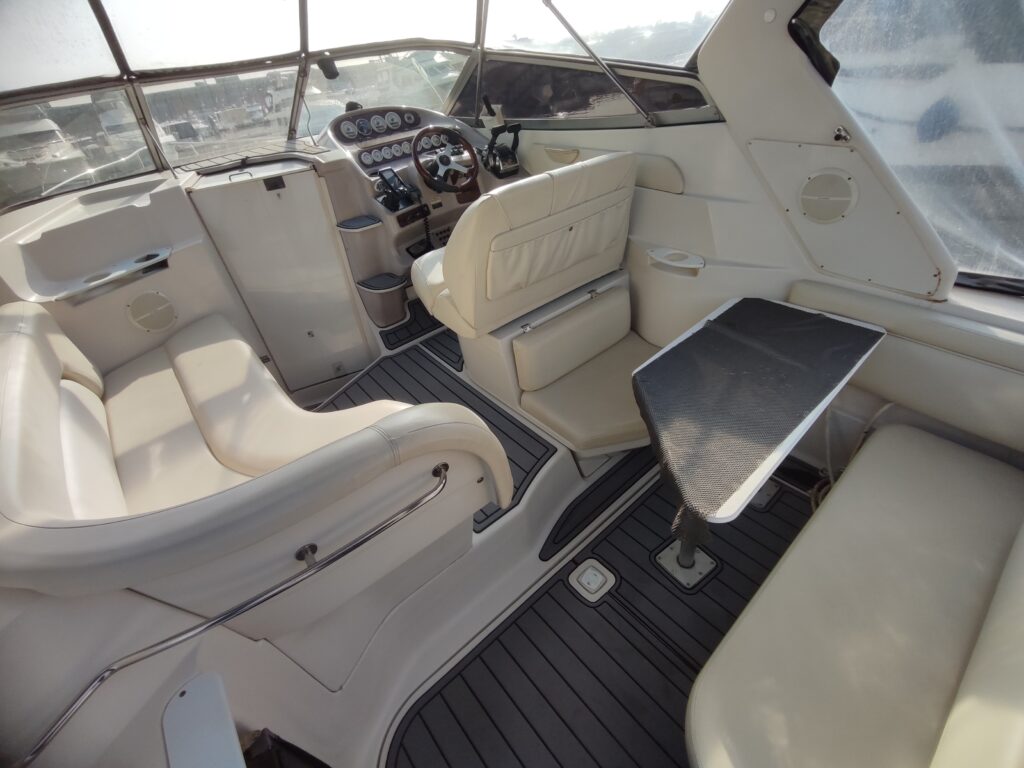 2002 Regal Commodore 2760