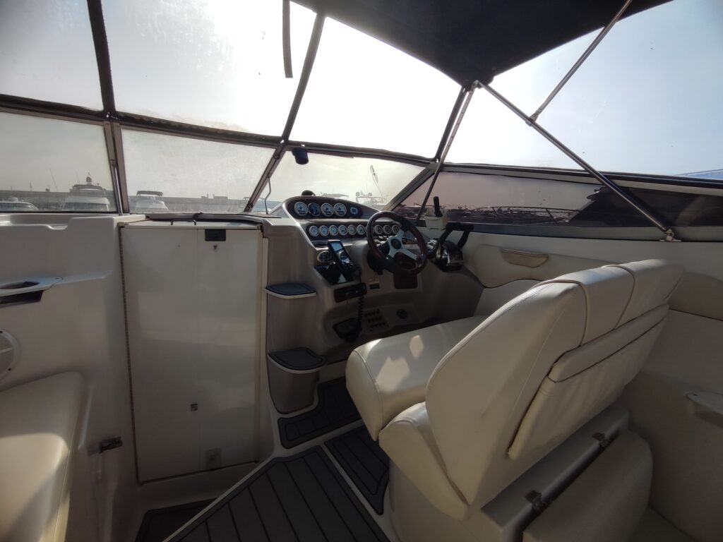 2002 Regal Commodore 2760