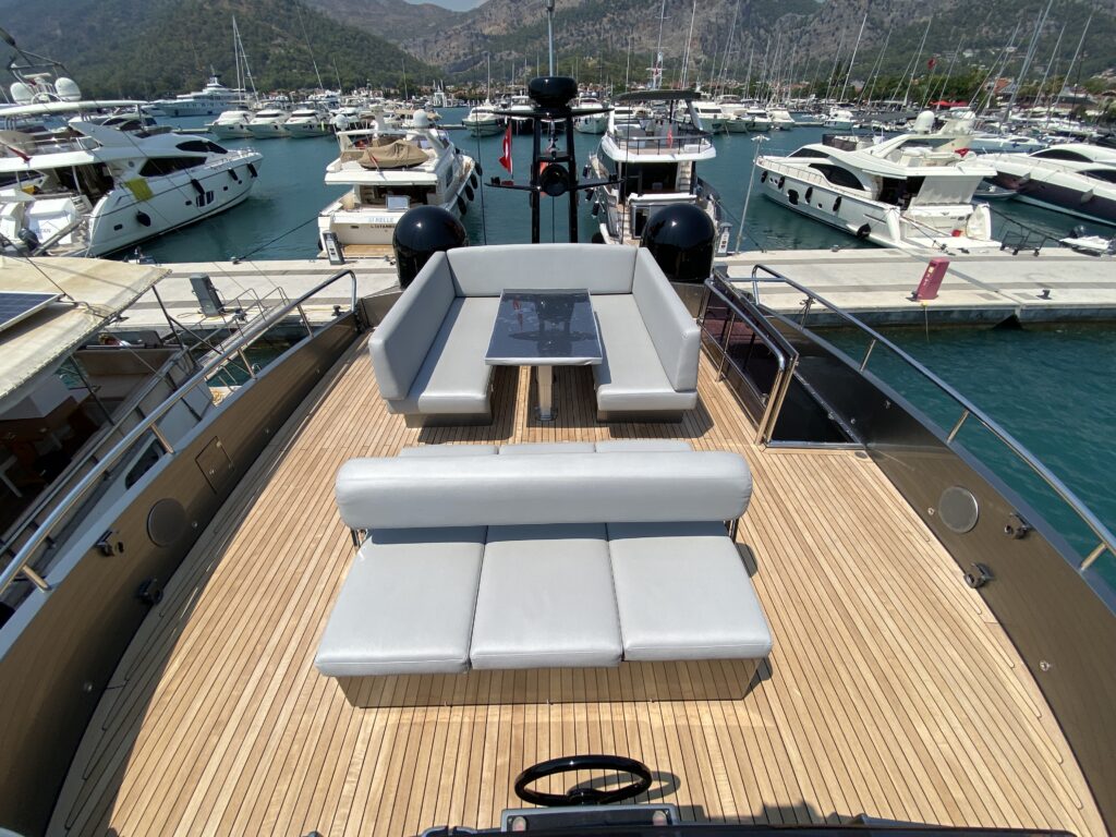 2012 Pershing 92