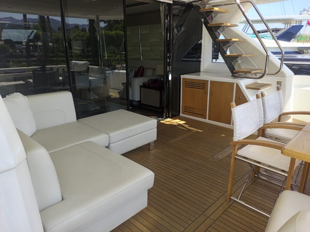 2021 Sunseeker 76 Yacht