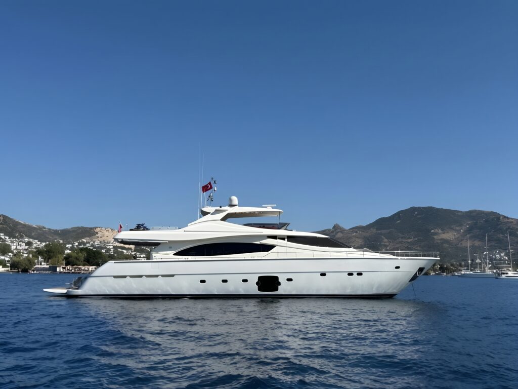 2010 Ferretti 881 HT