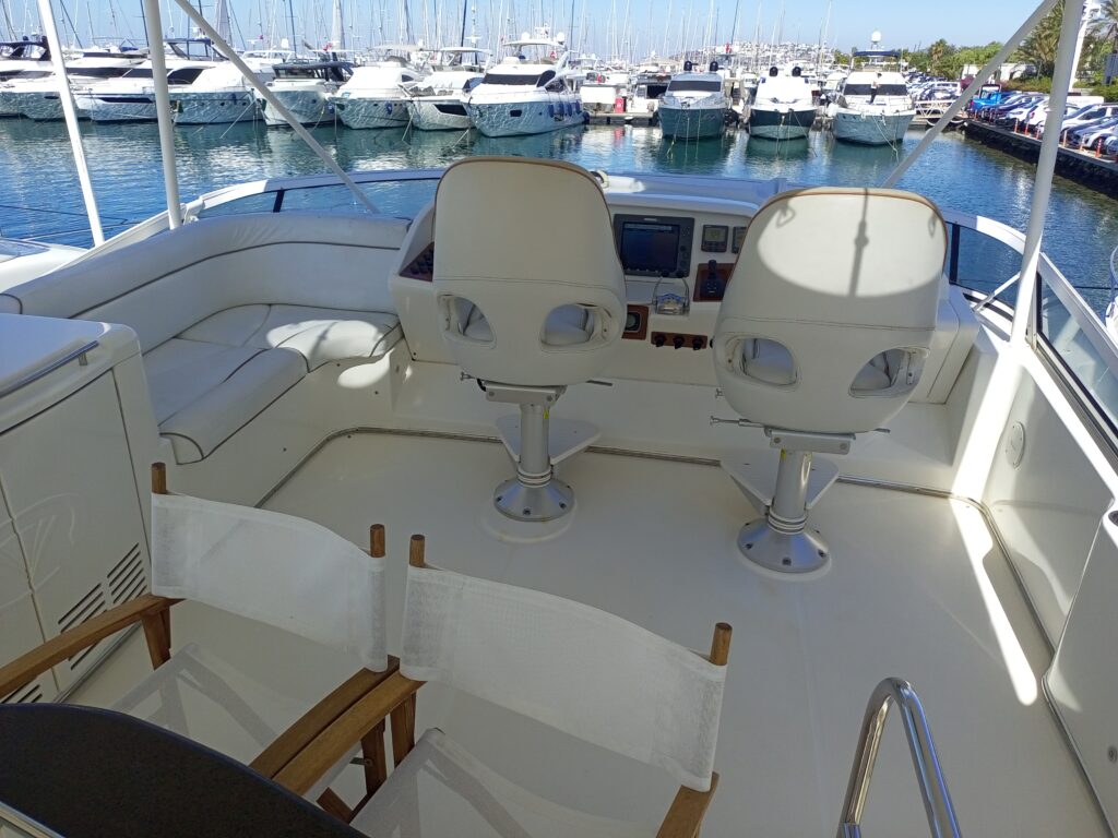 2009 Silverton 52 Ovation
